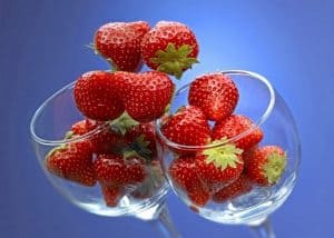 Przepis na nalewkę truskawkową nalewki owocowe, nalewka truskawkowa, nalewka truskawkowa na spirytusie, nalewka truskawkowa przepisy, nalewka truskawkowa przepis, nalewka truskawkowa leżakowanie