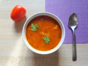 Zupa pomidorowa z białą fasolą zupa pomidorowa przepis, przepis na zupę pomidorową, przepis na pomidorówkę, zupa pomidorowa ze świeżych pomidorów, zupa pomidorowa z koncentratu pomidorowego, zupa z suszonych pomidorów, zupa pomidorowa z białą fasolą, zupa pomidorowa z makaronem