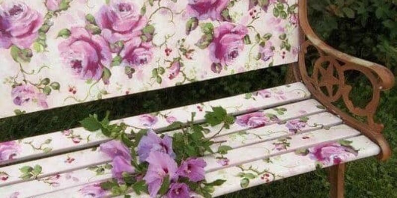 Jak ozdobić ławkę ogrodową metodą decoupage?