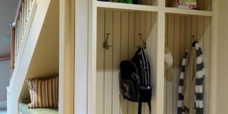 Pomysły na wykorzystanie miejsca pod schodami