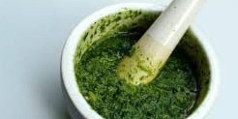 Jak zrobić klasyczne włoskie pesto?